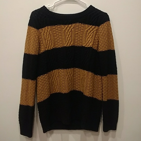 Forever 21 navy and beige striped sweater - Size S - Picture 1 of 1